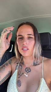 Robyn Holloway's Instagram, Twitter & Facebook