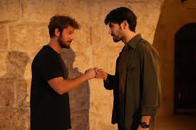 Hercai harun karakteri, dizide şadoğulları'nın bir türlü uslanmak nedir bilmeyen arsız kızları yaren'i istemeye gelen kişidir. 5 614 Begenme 70 Yorum Instagram Da Hercai Hercaidizi Yaren I Hediyelere Bogan Harun Hercai Yeni Bolumuyle Cuma 20 00 De Atv De Atvturkiye Artofit