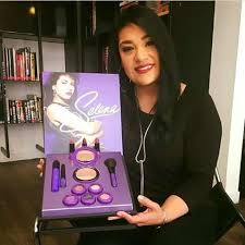 Here's what selena's sister suzette quintanilla, is up to now and how the former selena y los dinos band member is keeping the flame of her sister's memory alive, through everything from tribute concerts to cosmetics collections. Suzette Quintanilla Selena S Sister Is Shown Here Introducing The Macselena Collection That Will Be In S Suzette Quintanilla Selena Selena Quintanilla Perez
