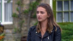 Itv) later on, gabby showed up at kim's house and noticed the search history on her laptop was for huntington's disease. Emmerdale Spoilers Gabby Thomas In New Rows After Night Out