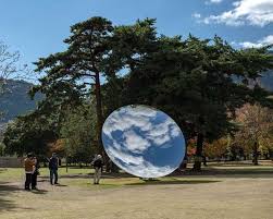There are so many possibilities for these mirrors but they all. Contemporary Mind Boggling Illusion Art Examples We Love Widewalls