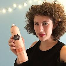 The Dos And Don Ts Of Using Dry Shampoo Dry Shampoo Curly Hair Dry Shampoo Hairstyles Using Dry Shampoo