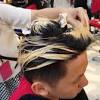 Agar mendapat hasil yang maksimal, baiknya anda memutihkan duluu rambut bagian bawah yang ingin menjadi ombre. 1