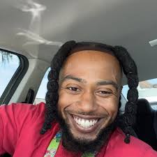 Yesterday, December 2nd, we lost one of our most outstanding basketball  players, Mr. Roshell Bellamy. Suppose anyone has old high school pictures  or newspaper clippings of Roshell Bellamy. Can you please send