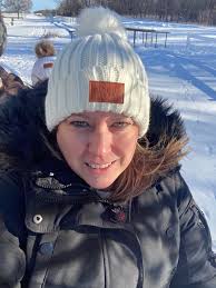 Hello, I'm 24, female, and a veteran; I got out of the military almost a  year ago and am looking for more people to hang out with. I am adventurous,  so I