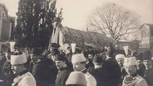 Osmanlı devleti'ni yakından ilgilendiren çok önemli olayların saltanatında. Sultan Abdulhamid In Cenaze Toreni Ulu Hakan Abdulhamid
