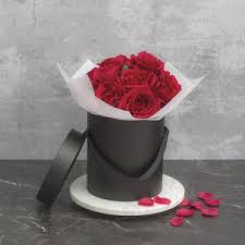 Isn't giving away a bunch of beautiful flowers good enough to make a our service of flower delivery in pune guarantees prompt delivery of fresh flowers in just 4 hours! Send Flowers To Pune Online Cake Flowers Delivery In Pune