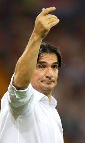 Zlatko Dalic Head Coach Of Croatia Gives His Team Instructions Croatia Coach Soccer Coaching