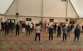 Easydin est une boutique islamique en ligne. Ile De France Une Reouverture Tres Partielle Des Mosquees Pour L Aid Le Parisien