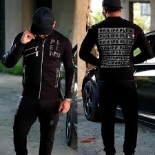 Jest gwiazdą telewizji i prowadzi własny butik. Butik Dagmara Home Facebook