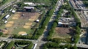 Lollapalooza Day 2: Video shows dozens of people jumping security fence at  Grant Park; Childish Gambino, Tame Impala headlining festival