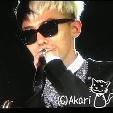 13, 2013copyrightⓒ2013 sbs contents hub co., ltd. A On Twitter G Dragon Gda The Black And White Hair Is Freaking Gorgeous Sexy Jiyong Xd Mich Teo Dying Beside Me Lol Http T Co W9tbktb8