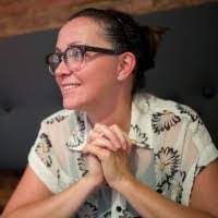 Jennifer Liles's Instagram, Twitter & Facebook