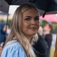 Julia Seger's Instagram, Twitter & Facebook