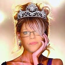 Lisa Storer (snippins)