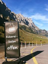 Klausenpass (pass, 1948 m) über den klausenpass verläüft die straßenverbindung zwischen linthal im glarus (o) und altdorf im kanton uri (w). Alpkaserei Urnerboden Ag Wir Sind Bereit Und Freuen Uns Auf Die Kommende Sommersaison Auf Dem Urnerboden Ab Heute Abend Ist Der Klausenpass Wieder Geoffnet Unser Kasereiladen Hat Folgende Offnungszeiten Im Mai
