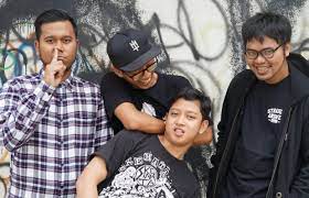 Faktor yang menyebabkan band rock indonesia tidak eksis lagi karena beberapa hal, seperti bubar, personilnya keluar satu per satu, atau karena terlalu vakum serta ada juga para fans mereka meninggalkan mereka. Punk Band Hong Release 7 Track Album Indonesia Unite Asia