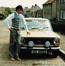 This morning's eamonn holmes has told how he feared he would die after accidentally punching a glass door during an argument with his brother. Eamonn Holmes Looks Unrecognisable As Long Haired Teen In Very Tight Trousers Mirror Online