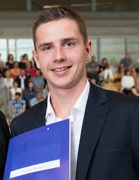 Herrvorragend! Wir gratulieren unserem Lernenden, Cyrill Burch, zum sehr  erfolgreichen Lehrabschluss. Das ganze Portmann Meier Team ist mächtig  stolz!