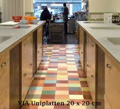 Mustervielfalt, changierende farben und angenehme haptik erzeugen eine besondere. Via Zementfliesen Historische Zementmosaikplatten