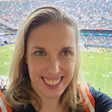 Joanna Deane's Instagram, Twitter & Facebook