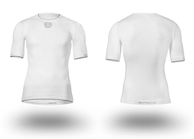 Maglia intima tecnica Epica Sport traspirante, generata con l'AI