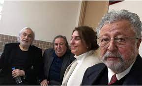 29 ekim 1943), türk tiyatro, sinema ve dizi oyuncusu, şair, eğitmen. Mujdat Gezen Ve Metin Akpinar Adli Denetim Sartiyla Serbest Kazete Ozgur Kadinin Sesi