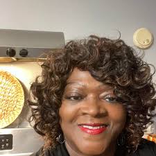 Unpopular opinion: I don't think that Usher's wife is ugly at all 🤷🏾‍♀️.  Because yall stay clowning her. The thing is, not all of us are suppose to  look like IG baddies