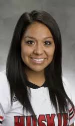 Huskies Split Doubleheader