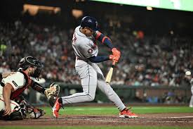 Astros rally from brink of defeat, beat Giants in 10 innings