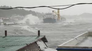 Перевод слова storm, американское и британское произношение, транскрипция, словосочетания, однокоренные слова, примеры использования. Pacific Ocean Storm Intensifies Into Year S First Super Typhoon Reuters