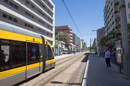 O metro do porto é bonito, limpinho e com estaçoes muito melhores do que outras grandes cidades europeias. Mulher Atropelada Pelo Metro Em Gaia Ao Atravessar Linha Em Zona Proibida Portugal Correio Da Manha