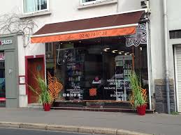 Sandie, propriétaire et gérante des lieux. T Zen Coiffure Nantes Coiffeur Adresse Avis