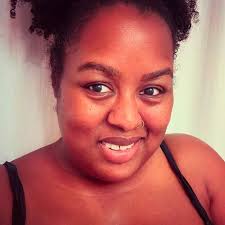 Selena never sold her company and it's worth more than that, she didn't  sell her company for money.