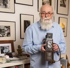 His father was a tailor and in 1932, moved the family back to paris after the french government allowed them to return albeit under their argentina passports. Adolfo Kaminsky Er Falschte Bis Zu 30 Passe Pro Stunde Welt