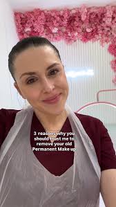 Your in date hands with me ladies. ✌🏼☁️💥#hertfordshiremums  #laserbrowremoval #permantmakeupremoval #botchedink