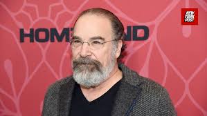 Mandy Patinkin reveals why he ‘bruised a rib’ filming ‘The Princess Bride’