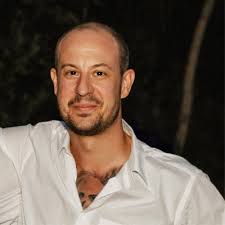 ALAS- My last day at Blizzard Entertainment was Wednesday 💙 I dunno how  it's been two years! Panini, panorama, pandemics are weird! I'm gonna miss  the heck out of my team/ frands.