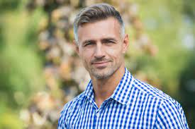 Maybe you would like to learn more about one of these? Cheveux Gris Chez L Homme Entretien Couleur Et Coiffures