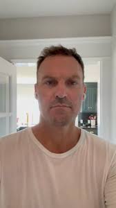 🌟 Énorme nouvelle pour les fans de 90210 ! 🌟 Je suis super content(e) de  vous annoncer que Brian Austin Green prépare quelque chose d'INCROYABLE  juste pour nous ! 🤩