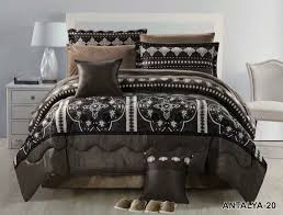 مفارش شتويه لحاف ١٢ قطعه مخمل نفرين شتوي ناعم راقي جدا ١ لحاف نفرين مقاس ٢٤٠ في ٢٦٠ ١ مفرش مطاط كرنيش ٢٠٠ في ٢٠٠ ٤ كيس مخده كبير ٢ مخد