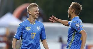 В предыдущей версии игры его рейтинг составлял 78 пунктов. Futbolist Manchester Siti Aleksandr Zinchenko Vyvel Ukrainu V 1 4 Finala Turnira Plan B Po Fifa 20 Sport Tch Ua