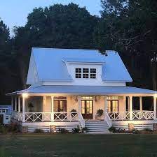 60 Simple Modern Farmhouse Exterior Design Ideas Justaddblog Com Modernhouseexterior Modern Farmhouse Exterior House Designs Exterior House Exterior