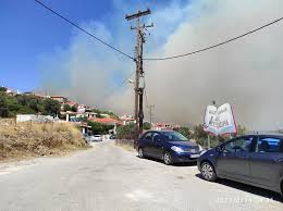 Μάχη με τις φλόγες δίνουν από τις 3:45 οι άνδρες της πυροσβεστικής στα μεσοχώρια στο δήμο καρύστου, στην εύβοια. Pvhb9iszafr47m