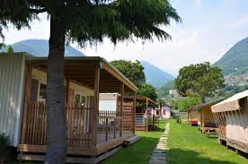 Kampeer voordelig op een camping in comomeer voor €12, €14, €16, €18 of €20 p.n. Camping Italia 90 Domaso Glamping Experience