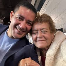 Edwin Reina and Virginia Van Lear's Wedding Website