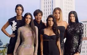 Namun kali ini mereka dihina dan disebut menjijikan, ada apa? Keluarga Kardashian Jadi Bulan Bulanan Ejekan Gara Gara Kesalahan Edit Di Foto Ini