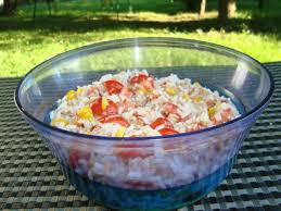 Ca Ne Sent Pas Un Peu Le Brule La Salade De Riz Thon Salade De Riz Cuisine Et Boissons