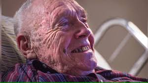 91-year-old man in hospice care knits hats for the homeless