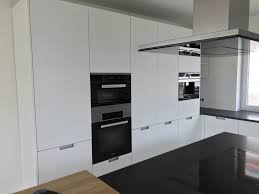 Warendorf Kuche Mattlack Weiss Mit Naturstein Arbeitsplatte Kuchen Staude Kuchenstudio Referenzen